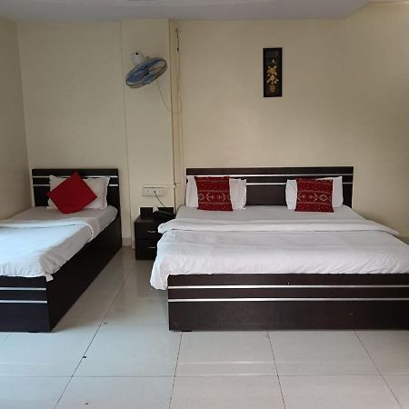 Hotel Mahati Indore Exteriör bild