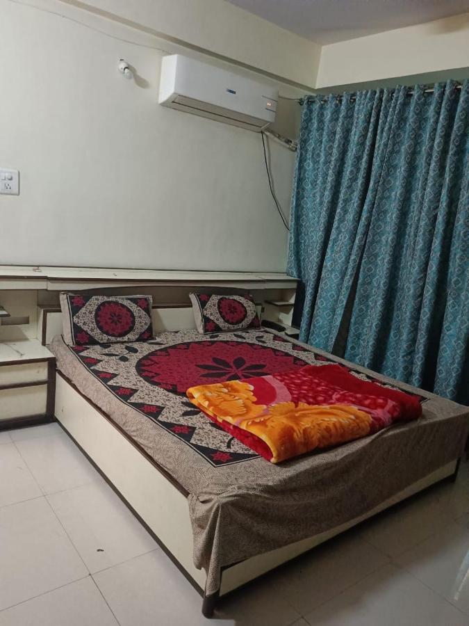 Hotel Mahati Indore Exteriör bild