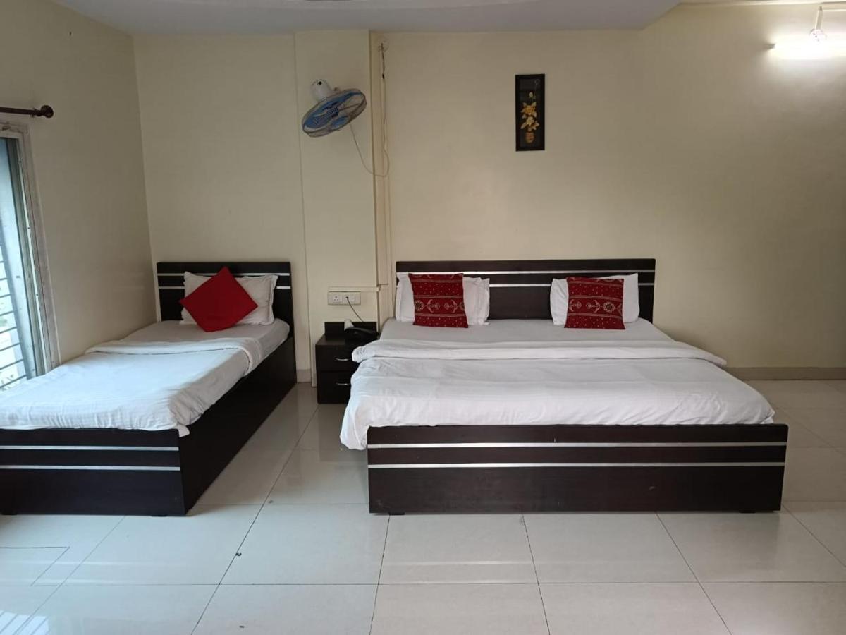 Hotel Mahati Indore Exteriör bild